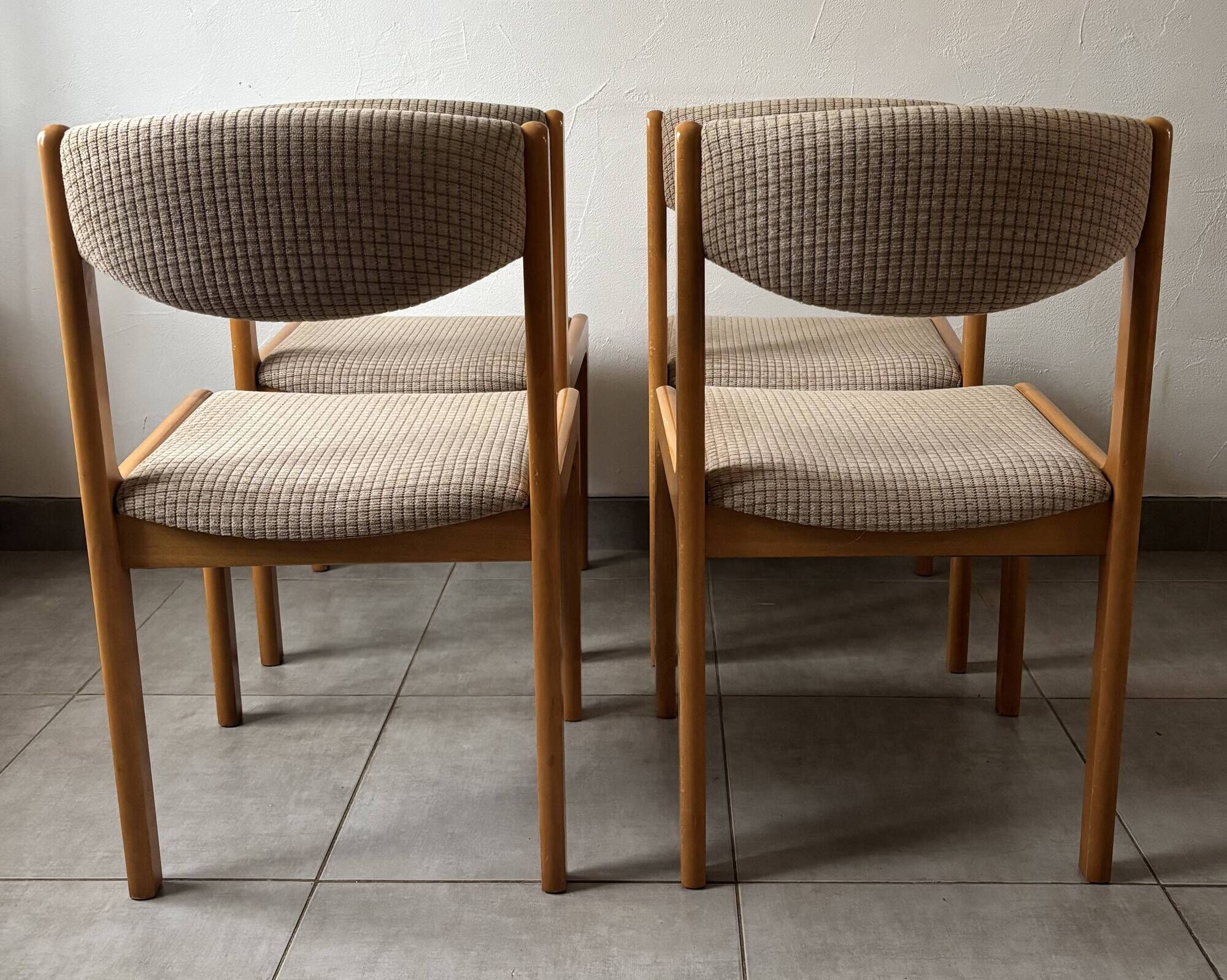 Set of 4 Scandinavian Baumann chairs in solid elm – 1970s