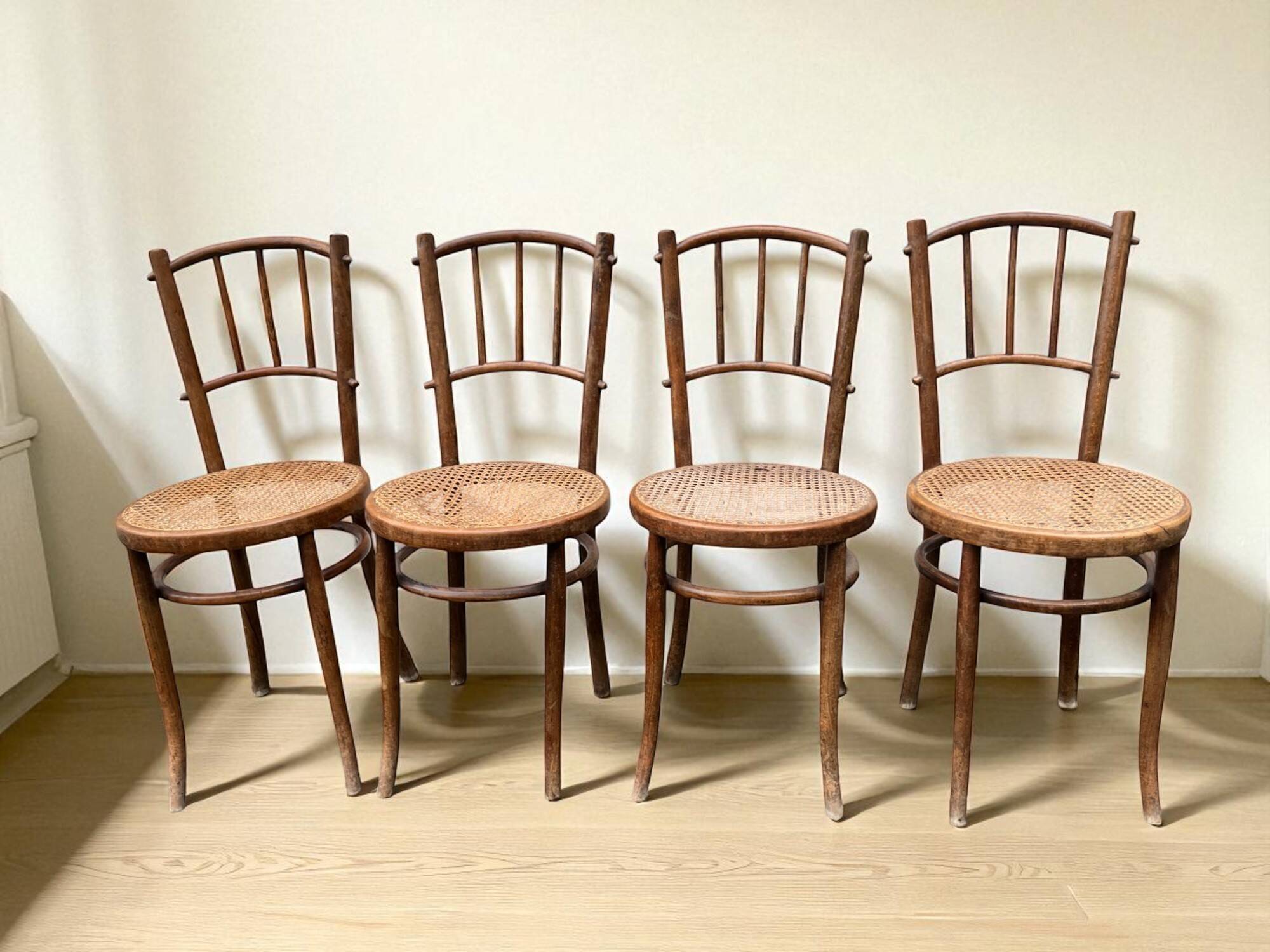 Quatre chaises bistrot bois et cannage XXème