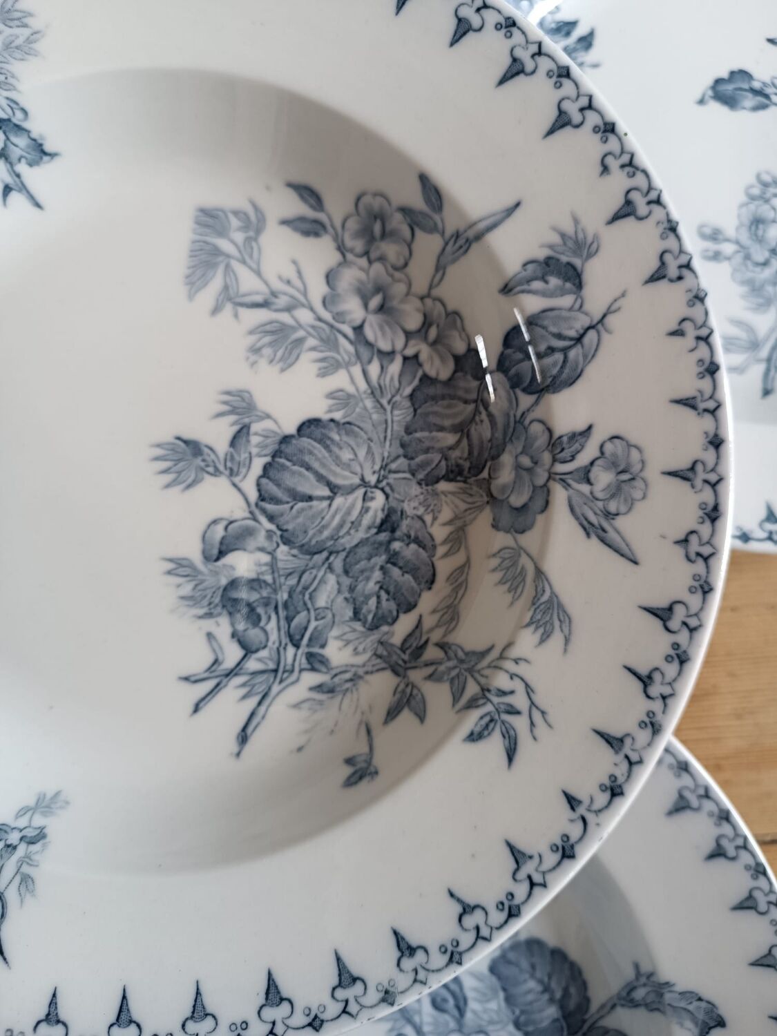 Set of 9 iron earth plates