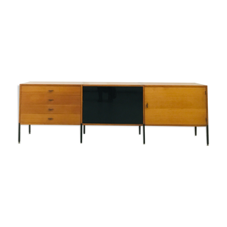A sideboard in teak.