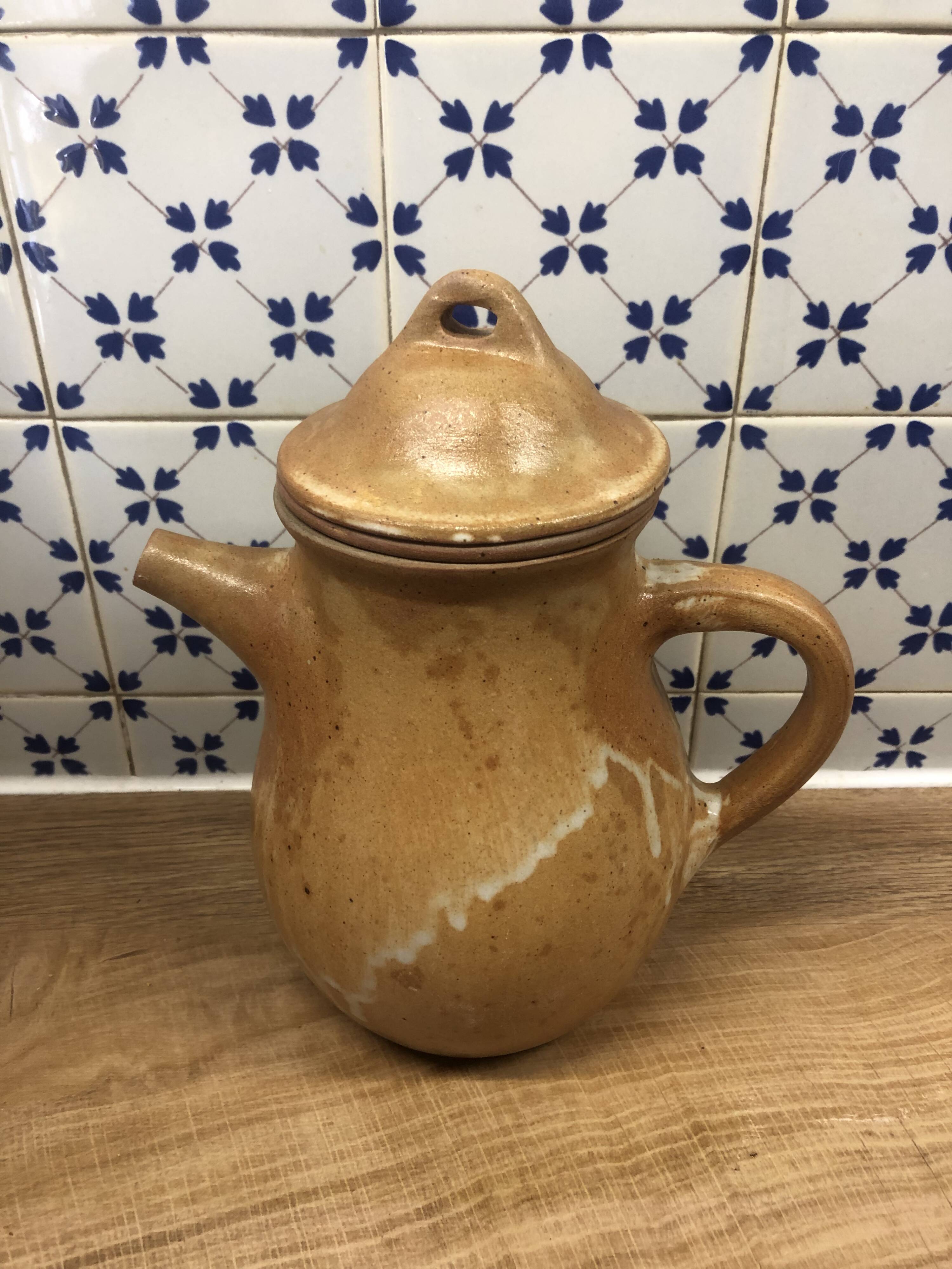 Teapot with its 8 mazagrans