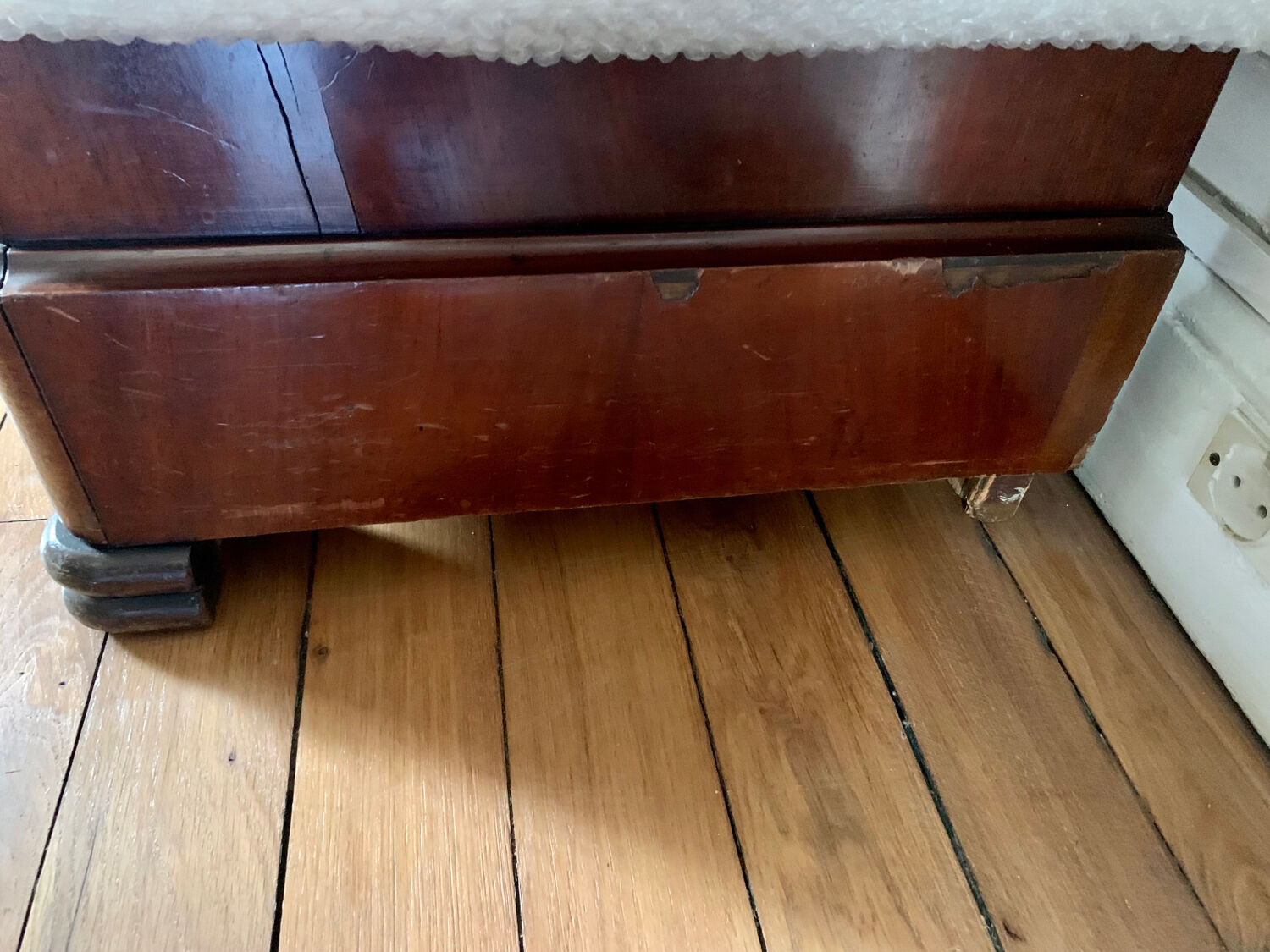 Chest of drawers with marble top