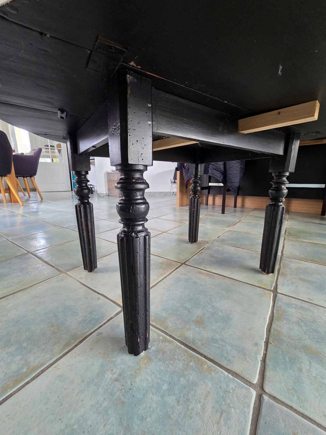 Oval gateleg table from the late 19th century, repainted in black.