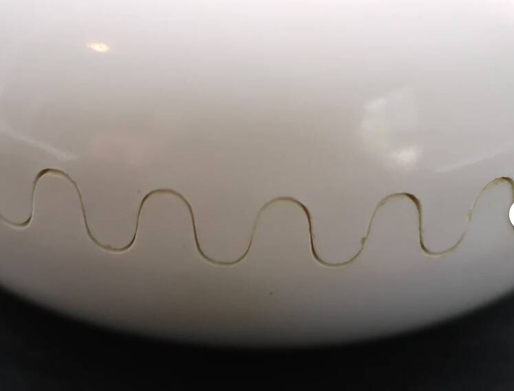 Mebel Clam ashtray from the 1970s by Alan Fletcher in white.