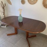 Table extensible danoise ovale en teck, années 60