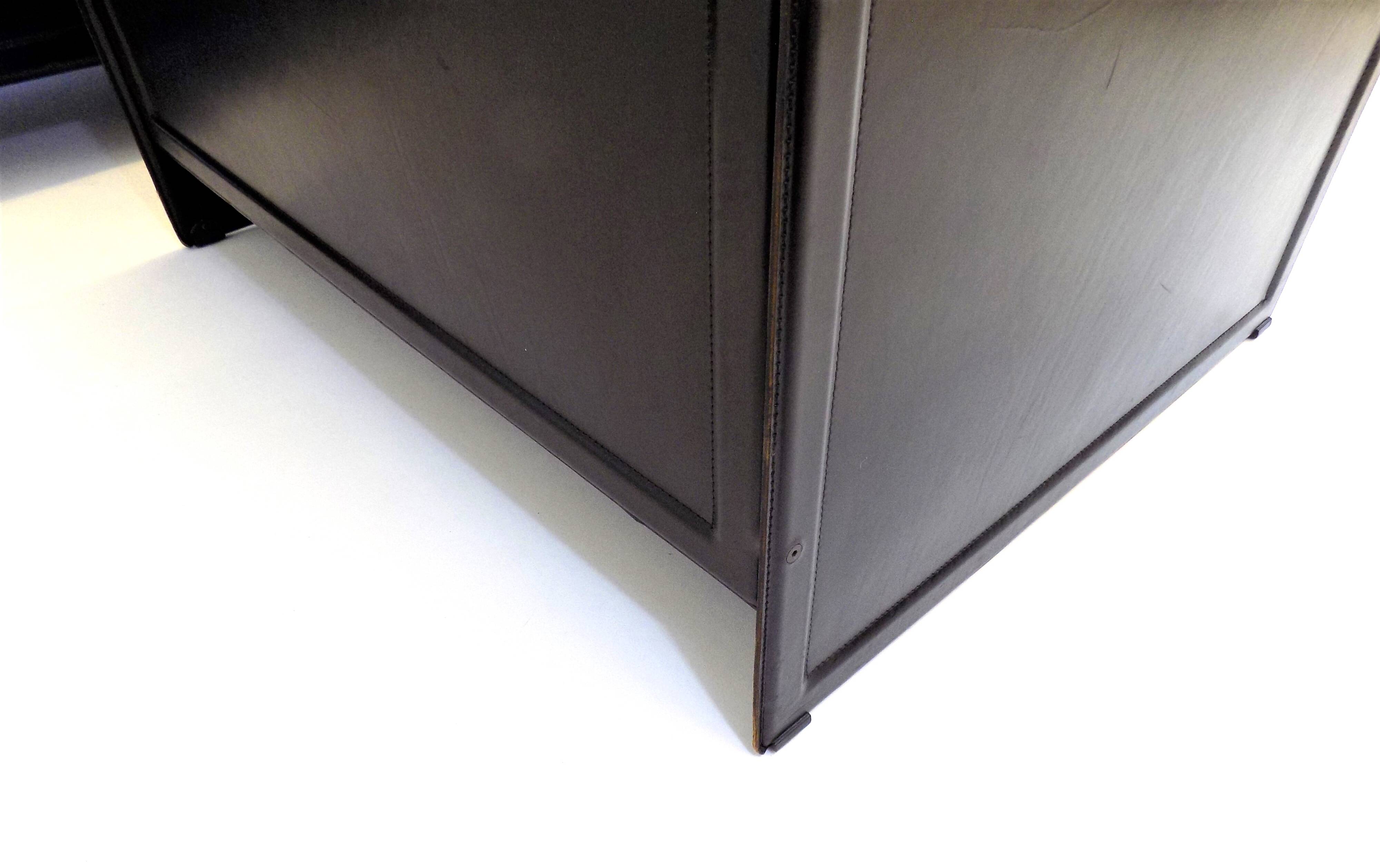 Fauteuil lounge en cuir Matteo Grassi Korium KM 3/1 par Tito Agnoli, 1980