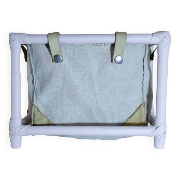 Porte-revue en rotin et en toile
