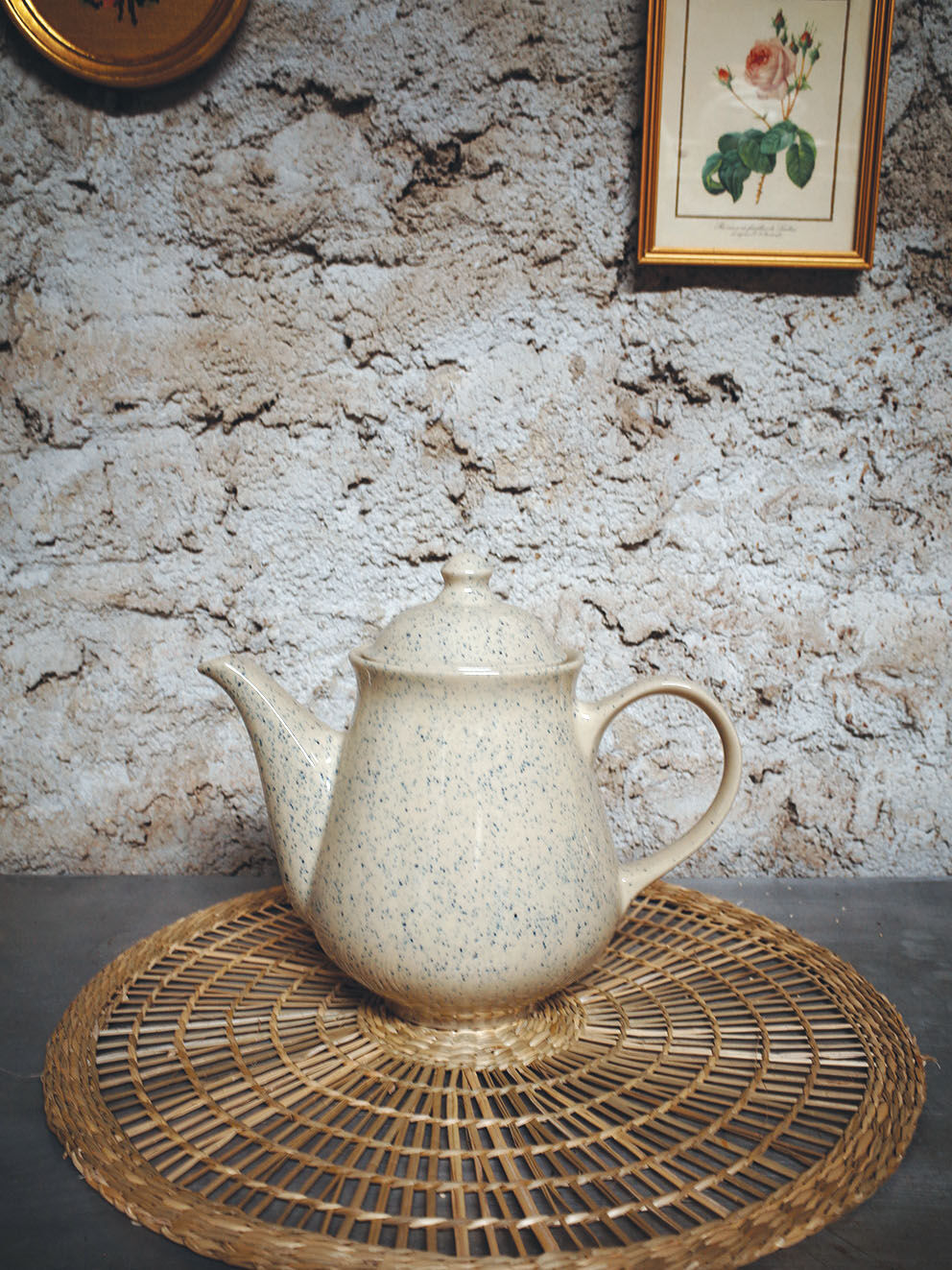 Large format ceramic teapot
