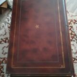 Low Table Theodore Alexander in the shape of a Giant Book