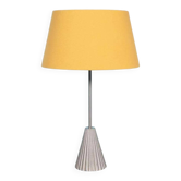 Vintage table lamp with modern design, Ghyzcy selection.