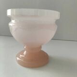 Coupe en opaline rose.