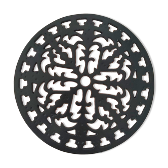 Cast iron table mat