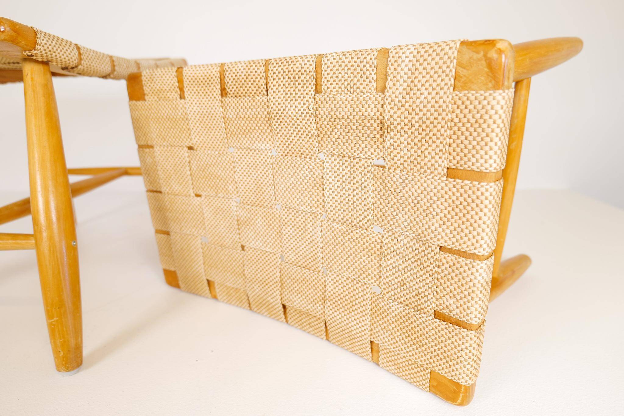 Pair of Swedish stools from the 1960s in lacquered birch, mid-century style.