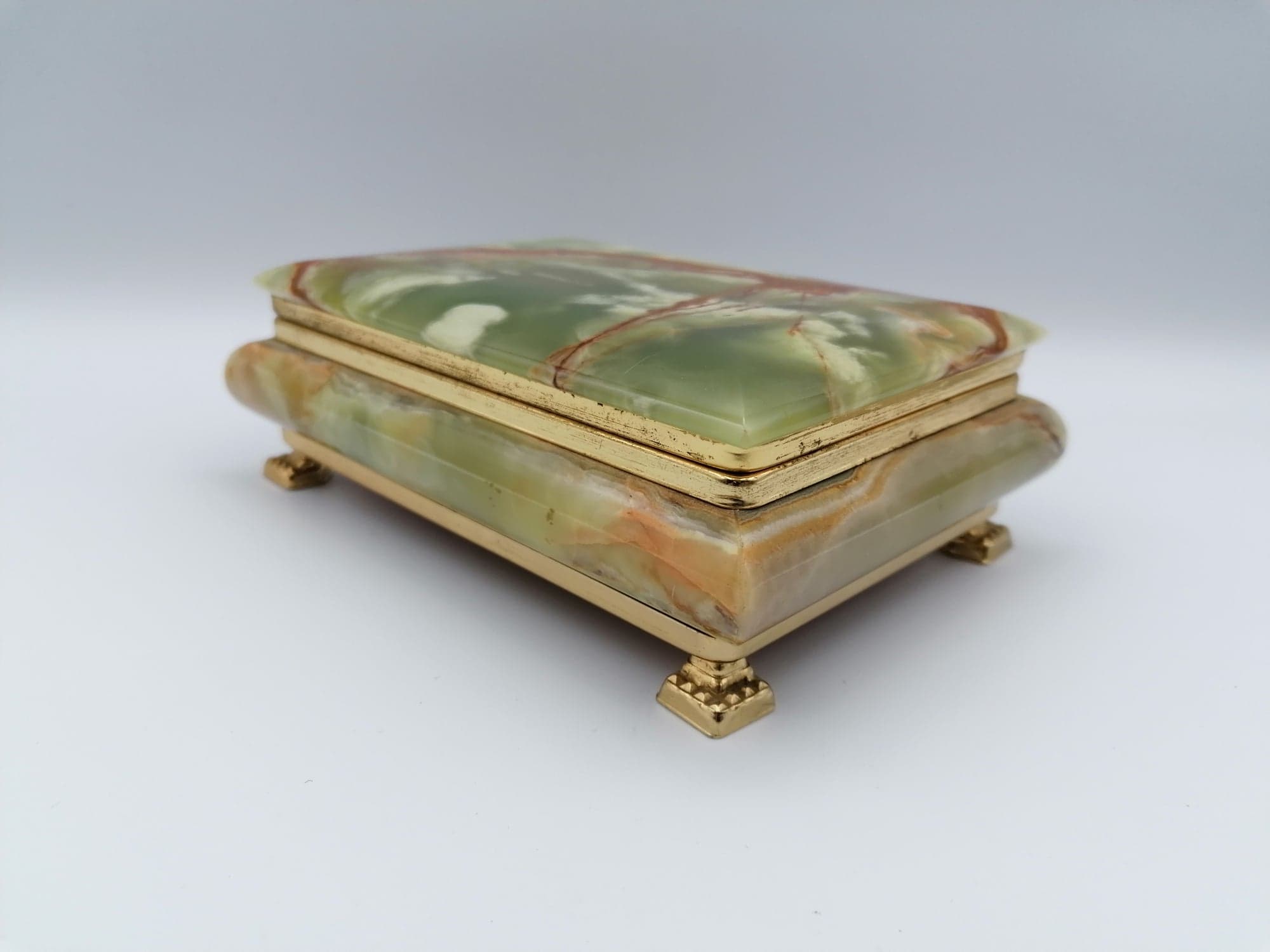 Vintage jewellery box in onyx