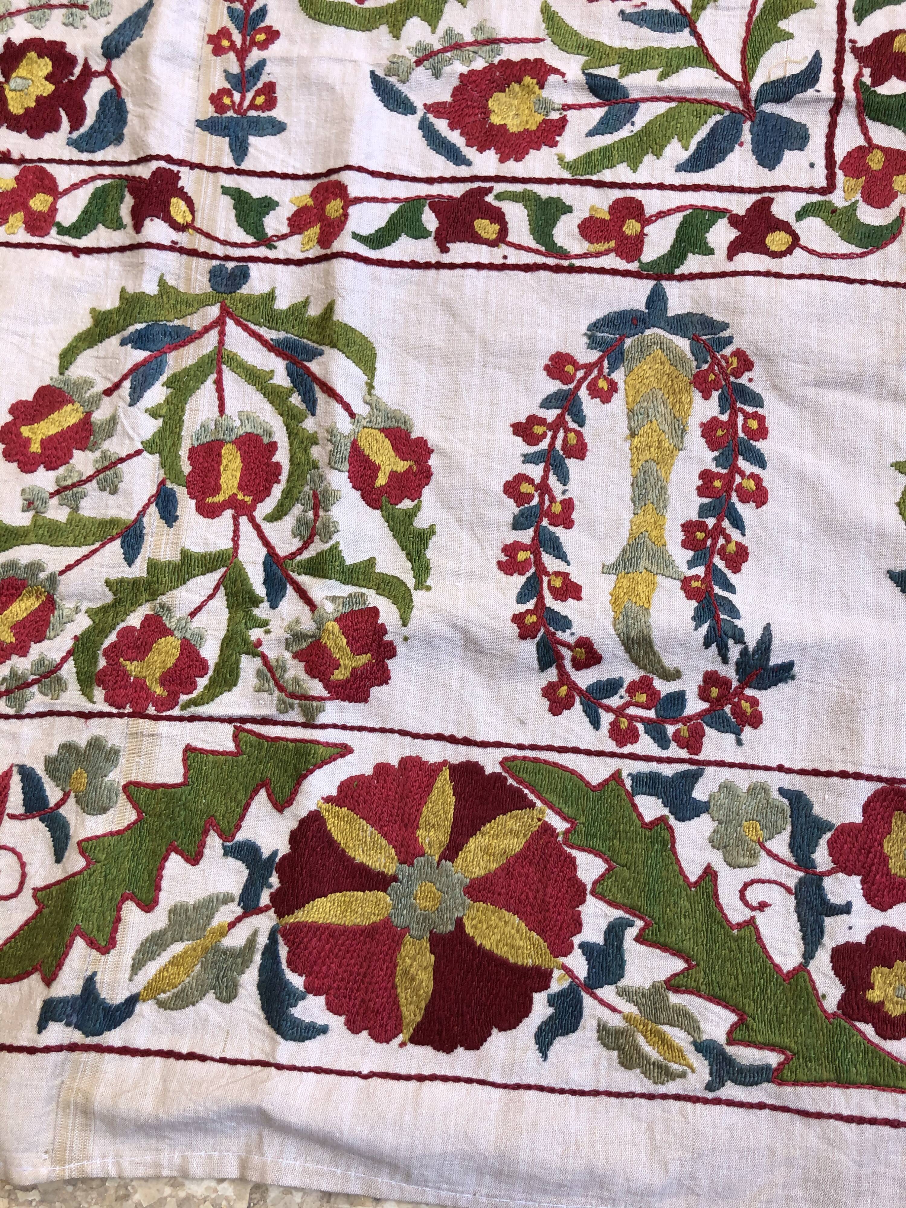 Suzani silk carpet 115x173cm