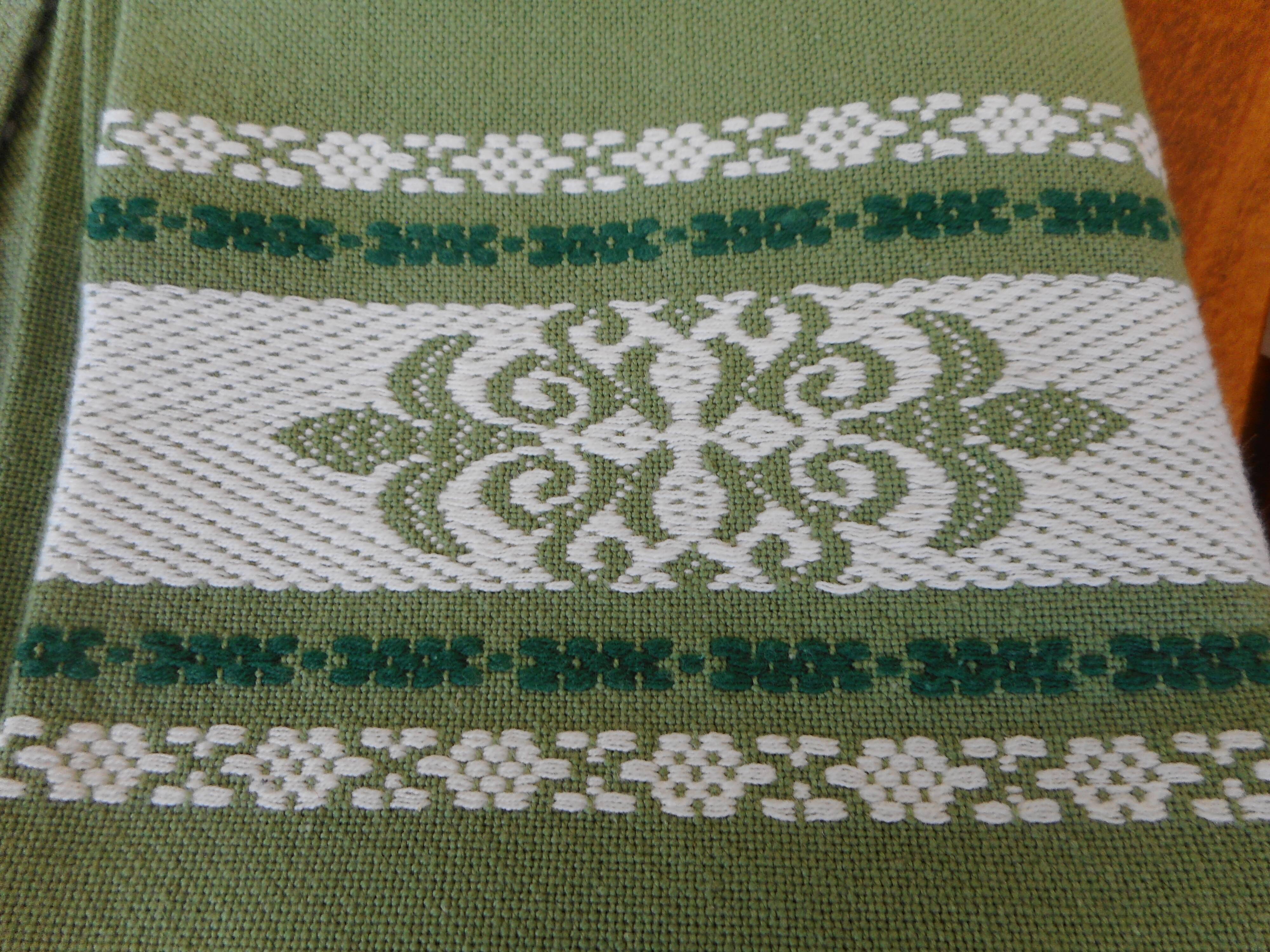 A tablecloth and six Basque towels