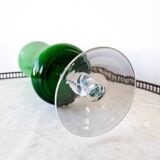 Vase sur pied vintage en verre vert