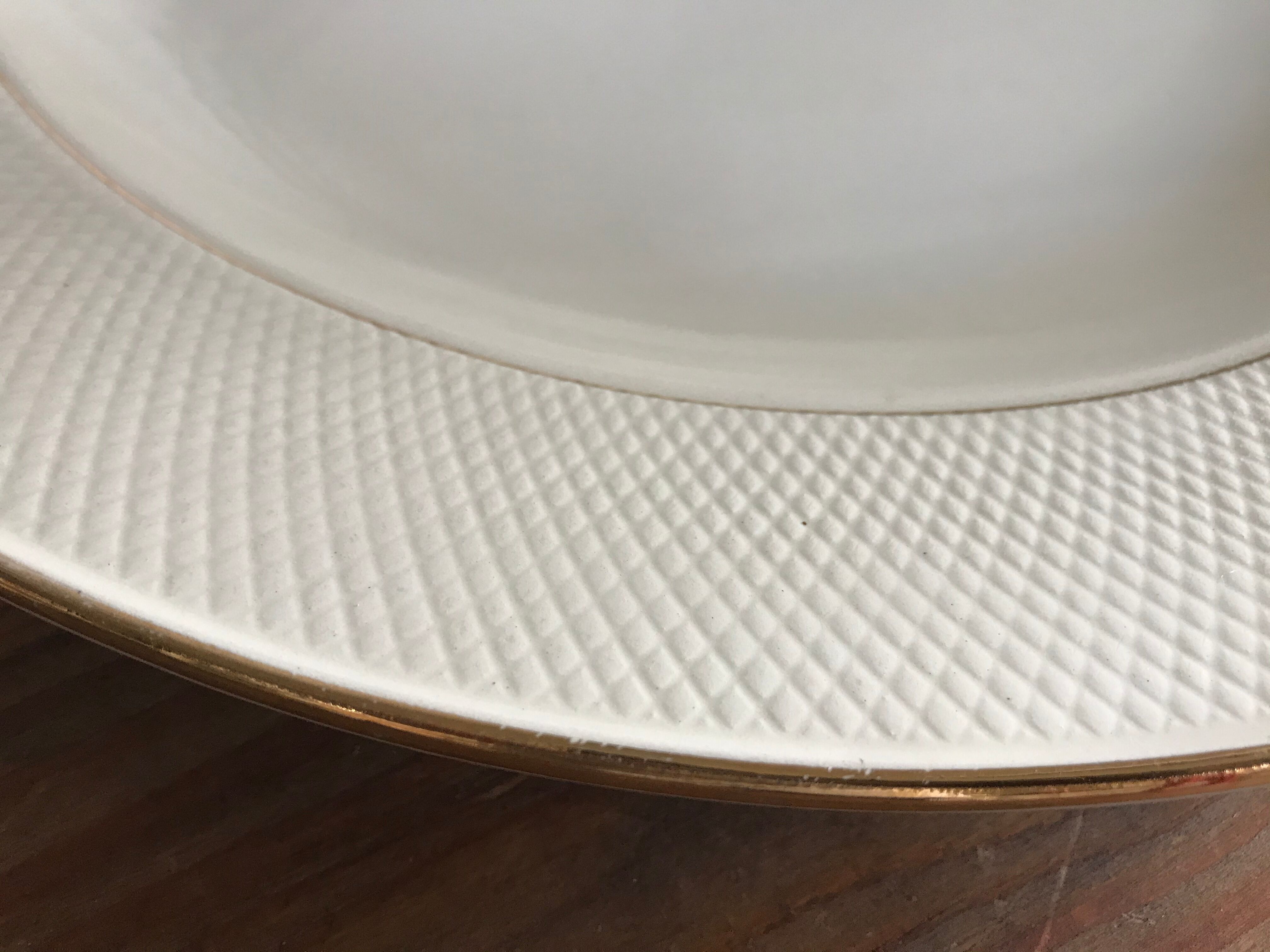 Round plates Iron Earth Salins