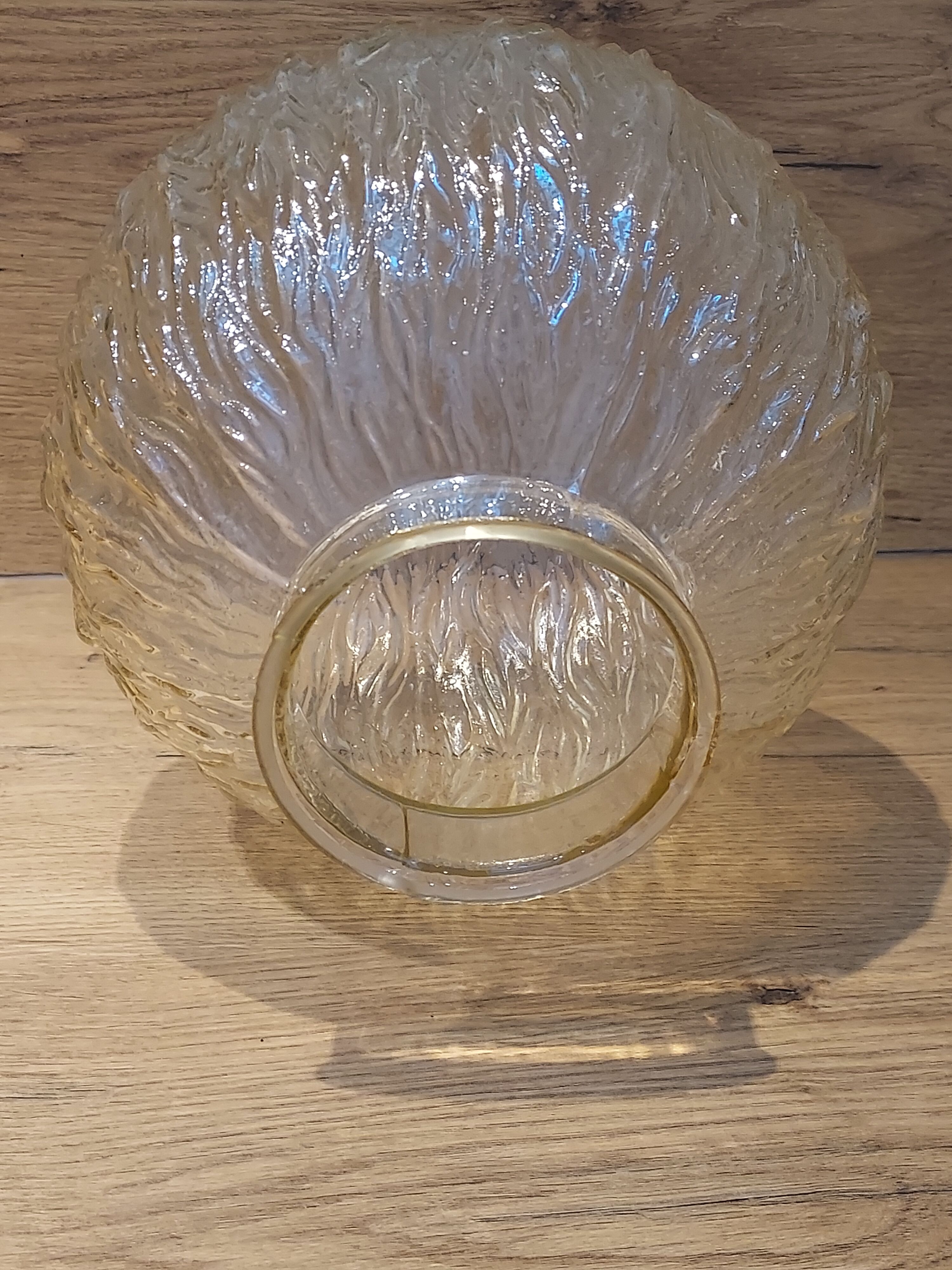 Globe for suspension