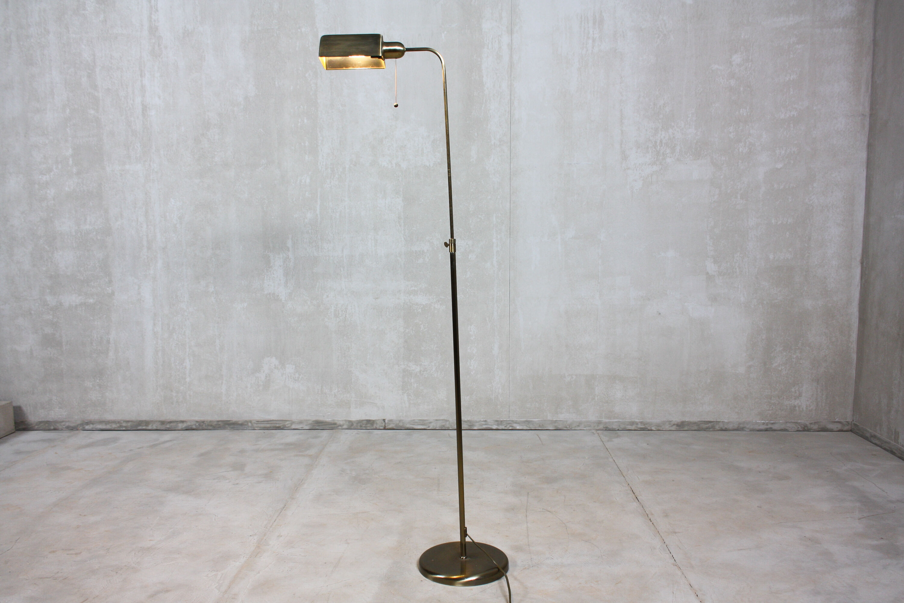 Portuguese brass floor lamp, 1970