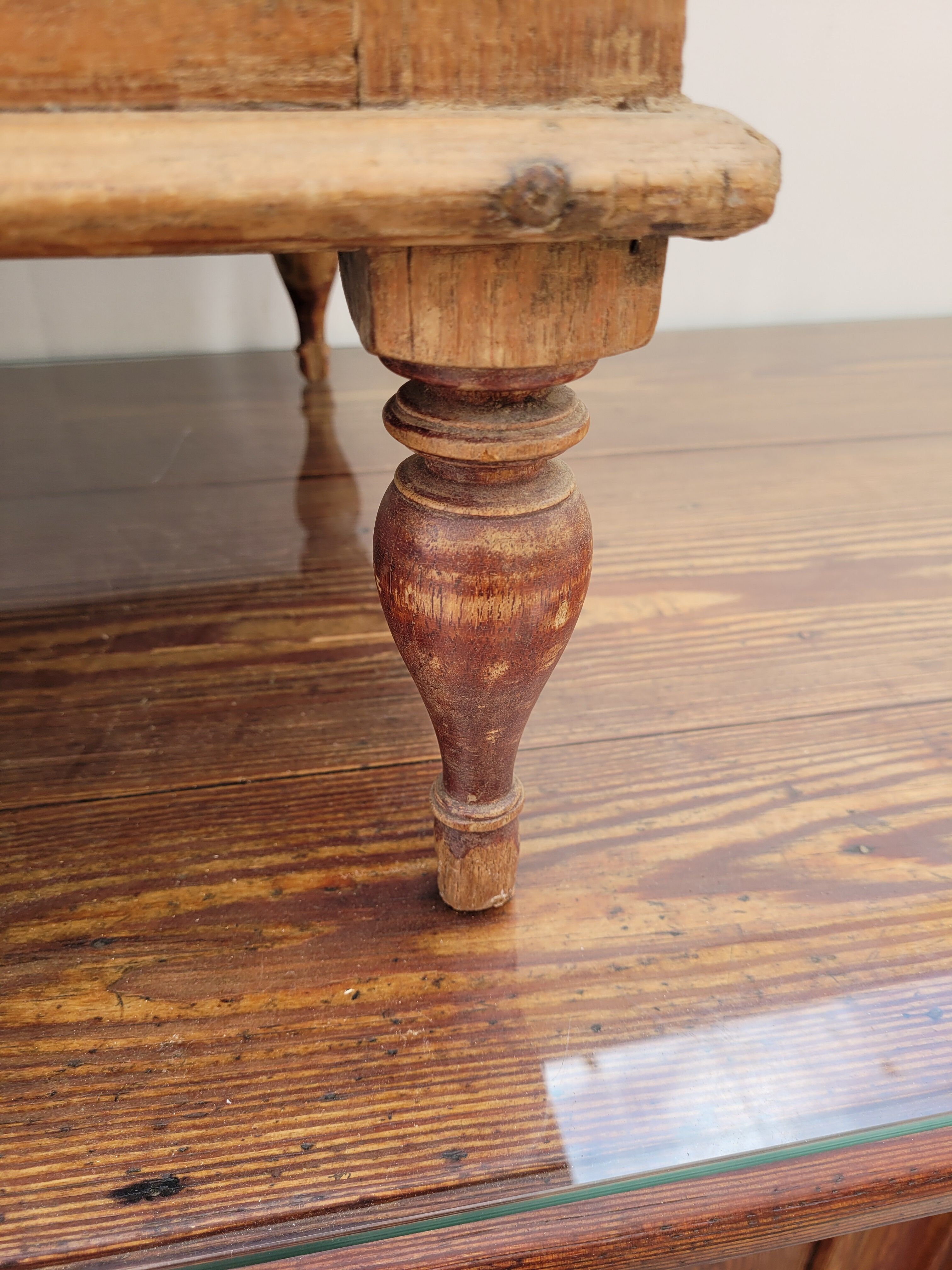 Nineteenth oak writing room