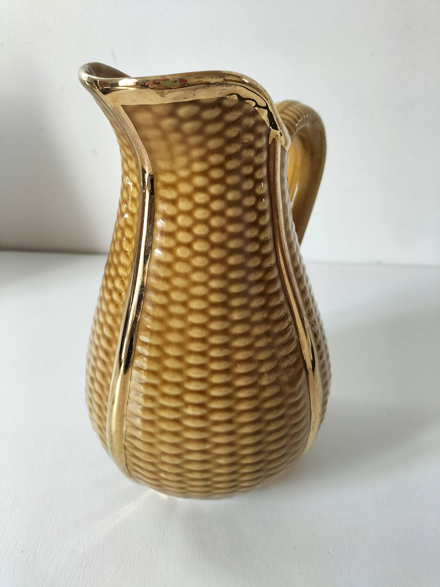 Corn cob slipware jug – gilded highlights