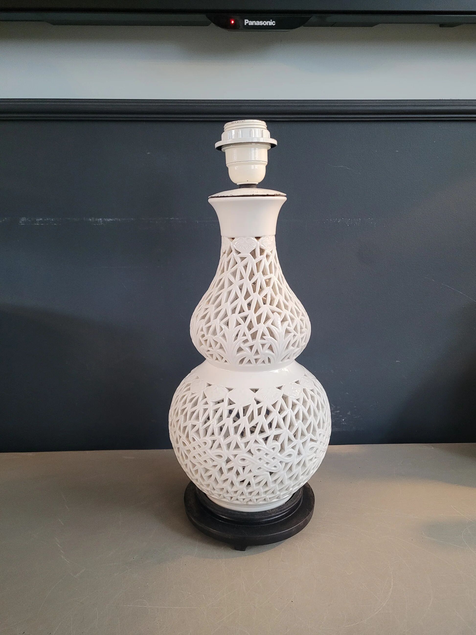 Lampshade in perforated ceramic