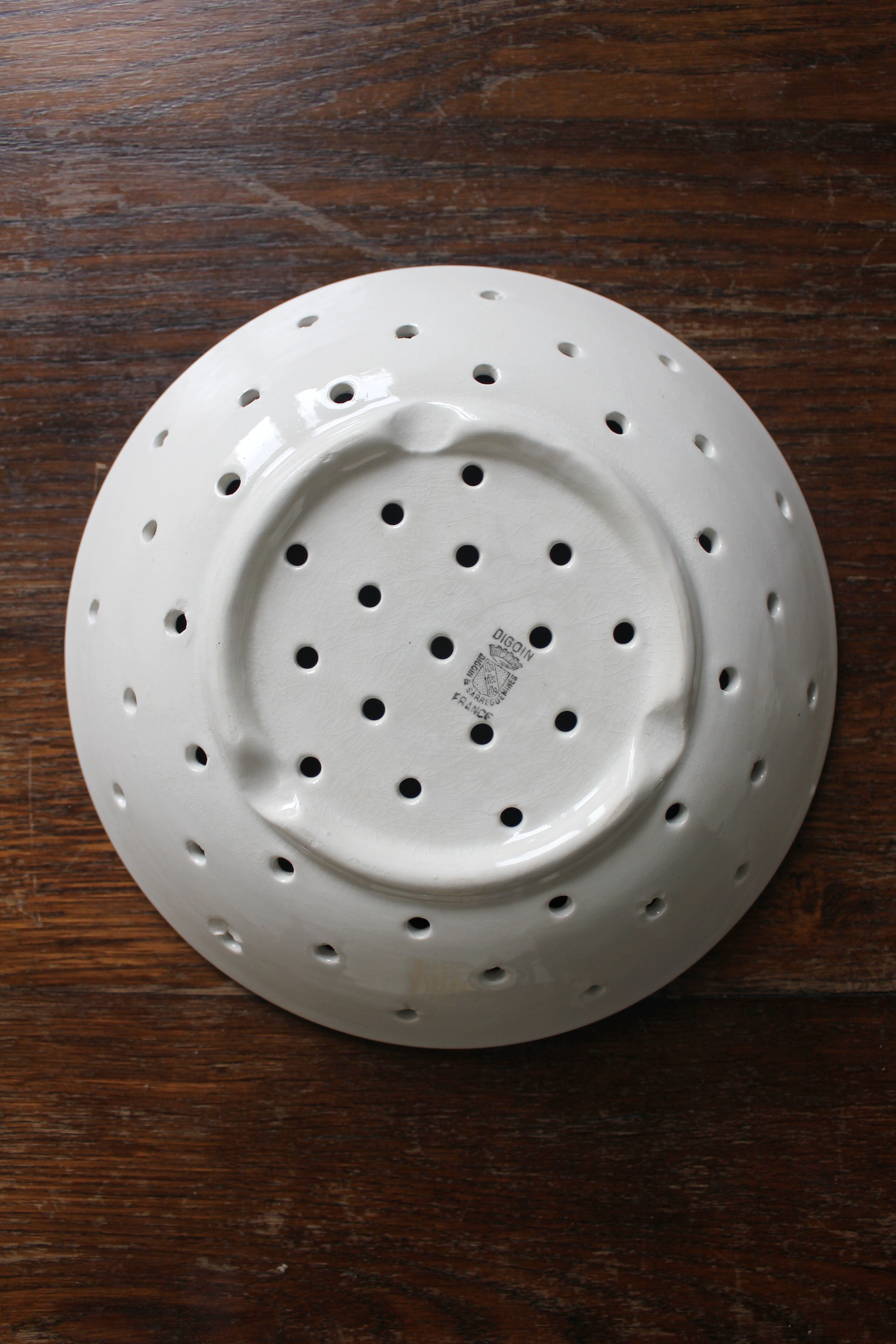 Digoin Sarreguemines earthenware drainer plate