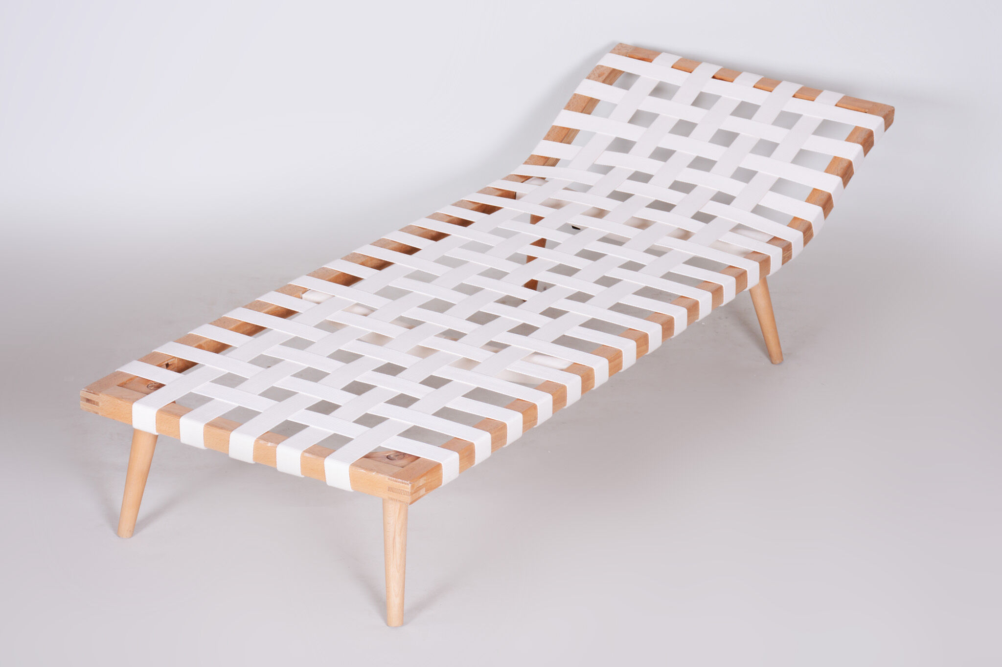 Blanc Jan Vanek Cheslong fabriqué en Tchéquie des années 1950 - Restauré