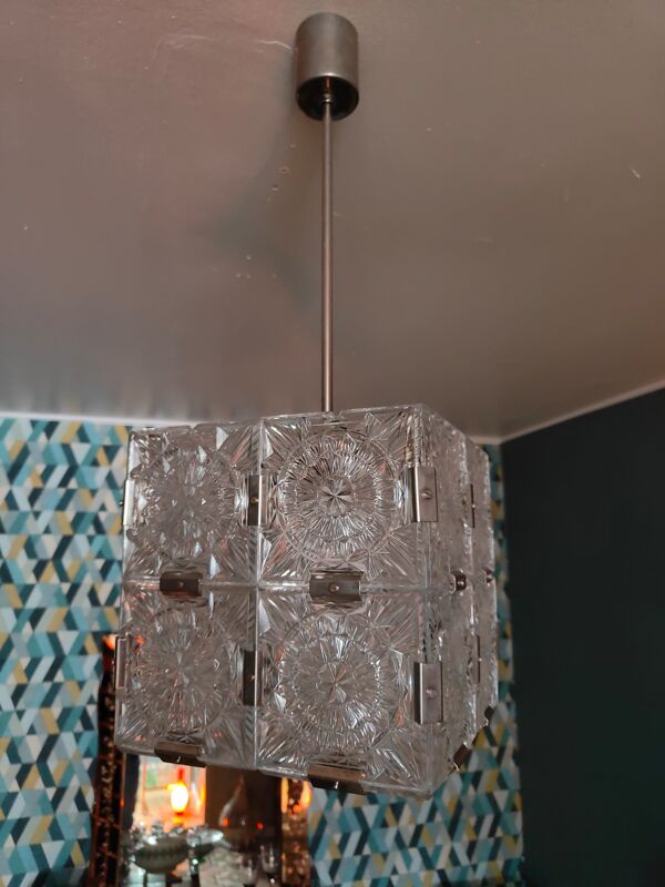 Suspension cube a facettes en verre par Jaroslav Bejvl pour Kamenicky Senov, année 1968