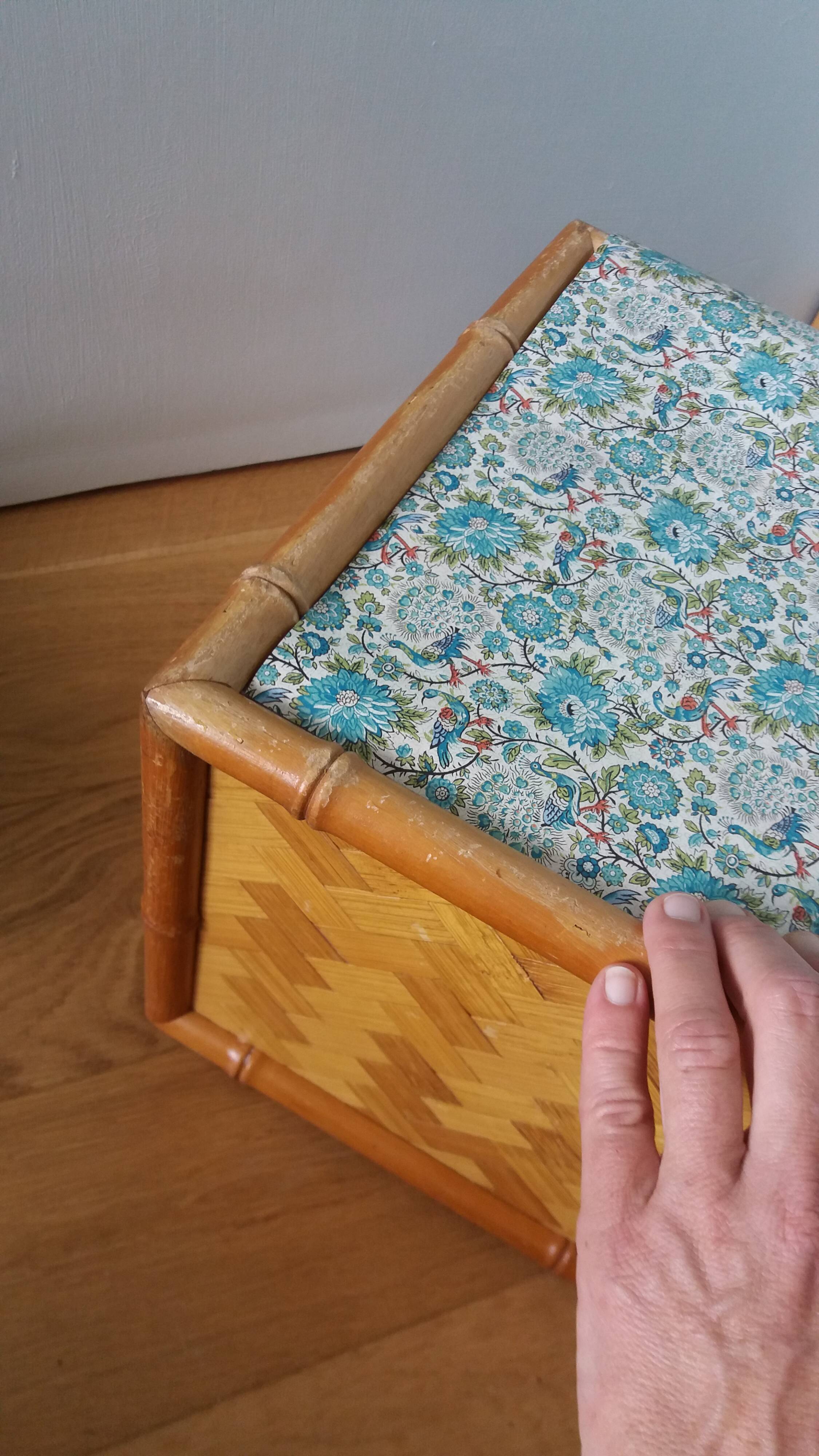 Cache pot, storage box in wood and rattan.