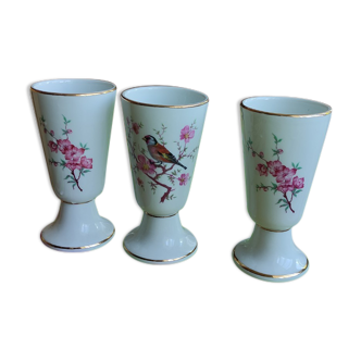 3 mazagrans porcelaine motif fleurs et oiseau