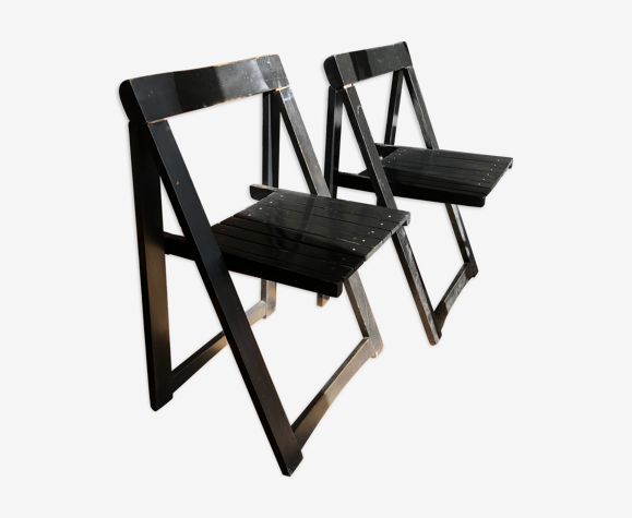 Pair of chairs 70