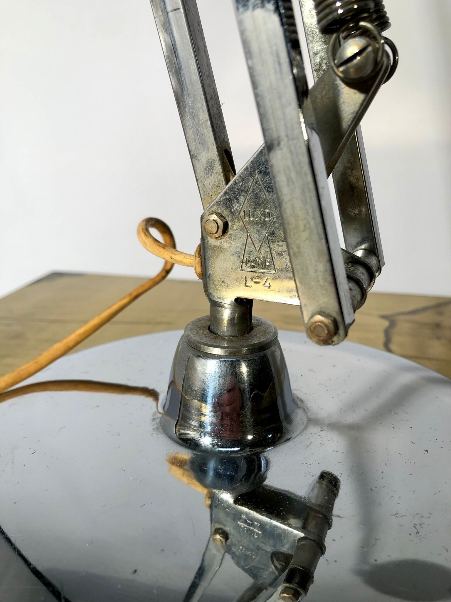 Luxo Lamp l-4 chrome metal lamp
