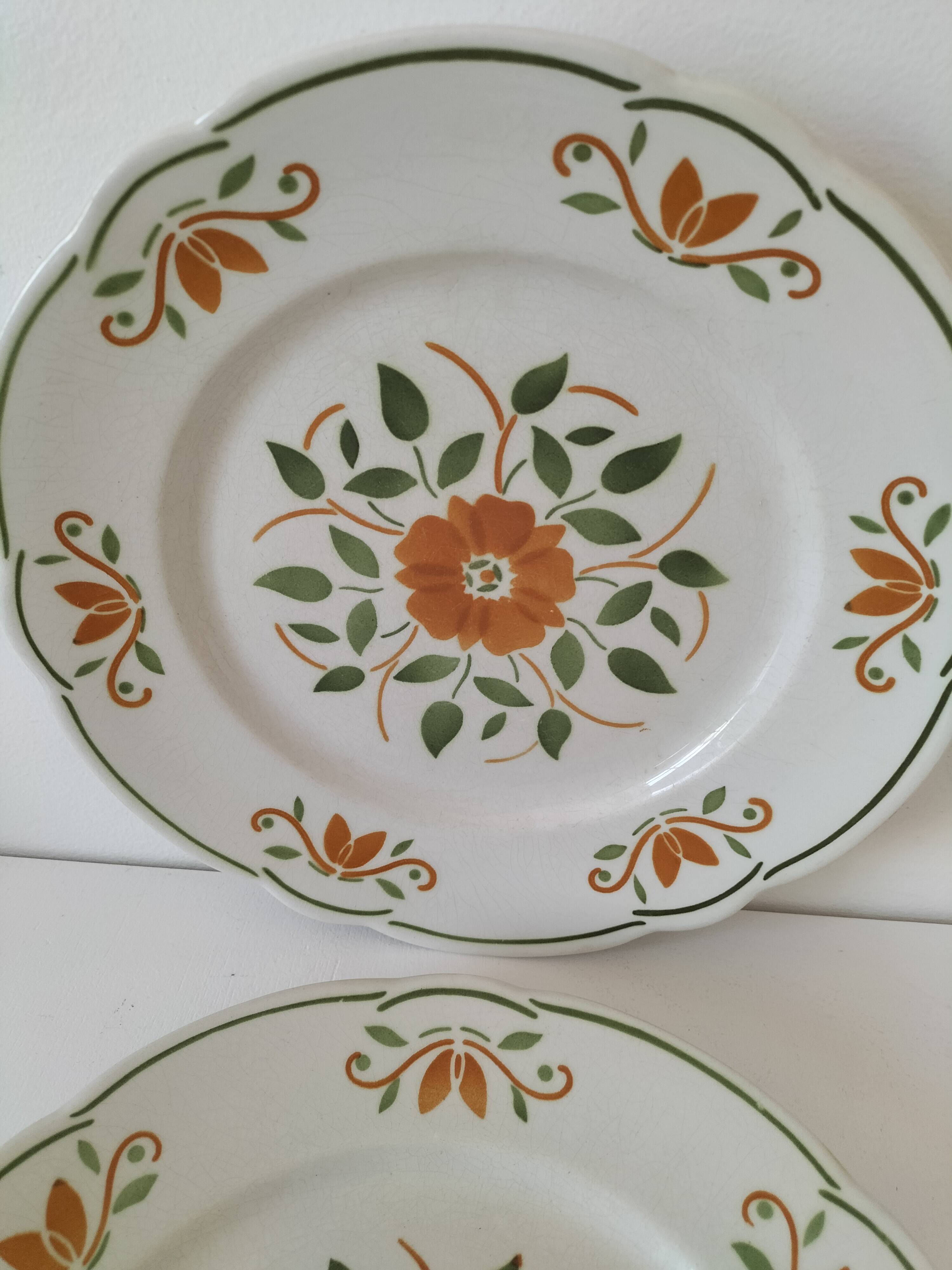 Duo of K & G Lunéville plates, Chantilly model