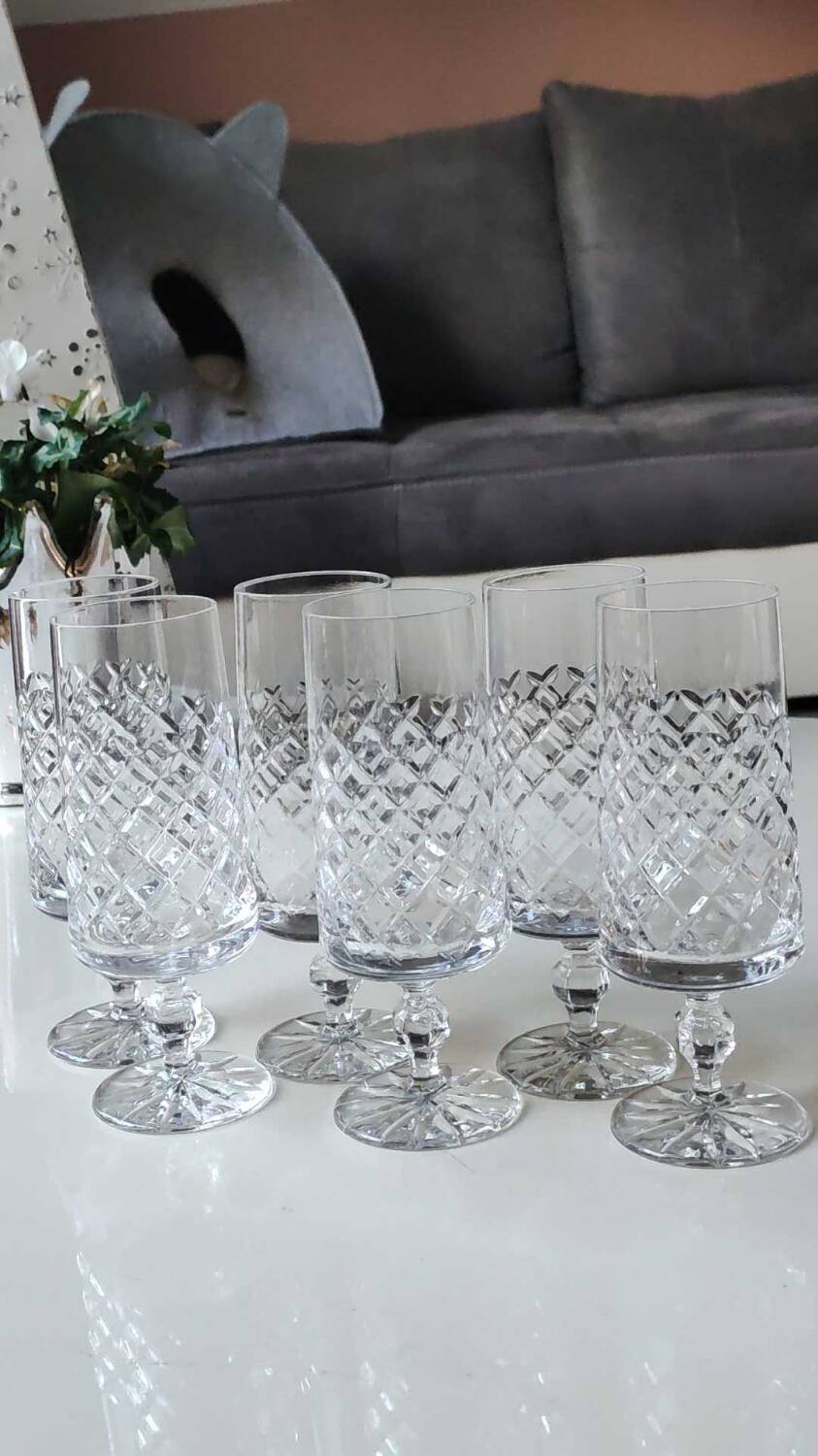 Set 6 champagne flutes, Lorraine crystal. Diamond/crosshair patterns. High 16 cm