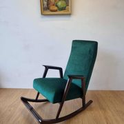 Chaise à bascule vintage des années 50.