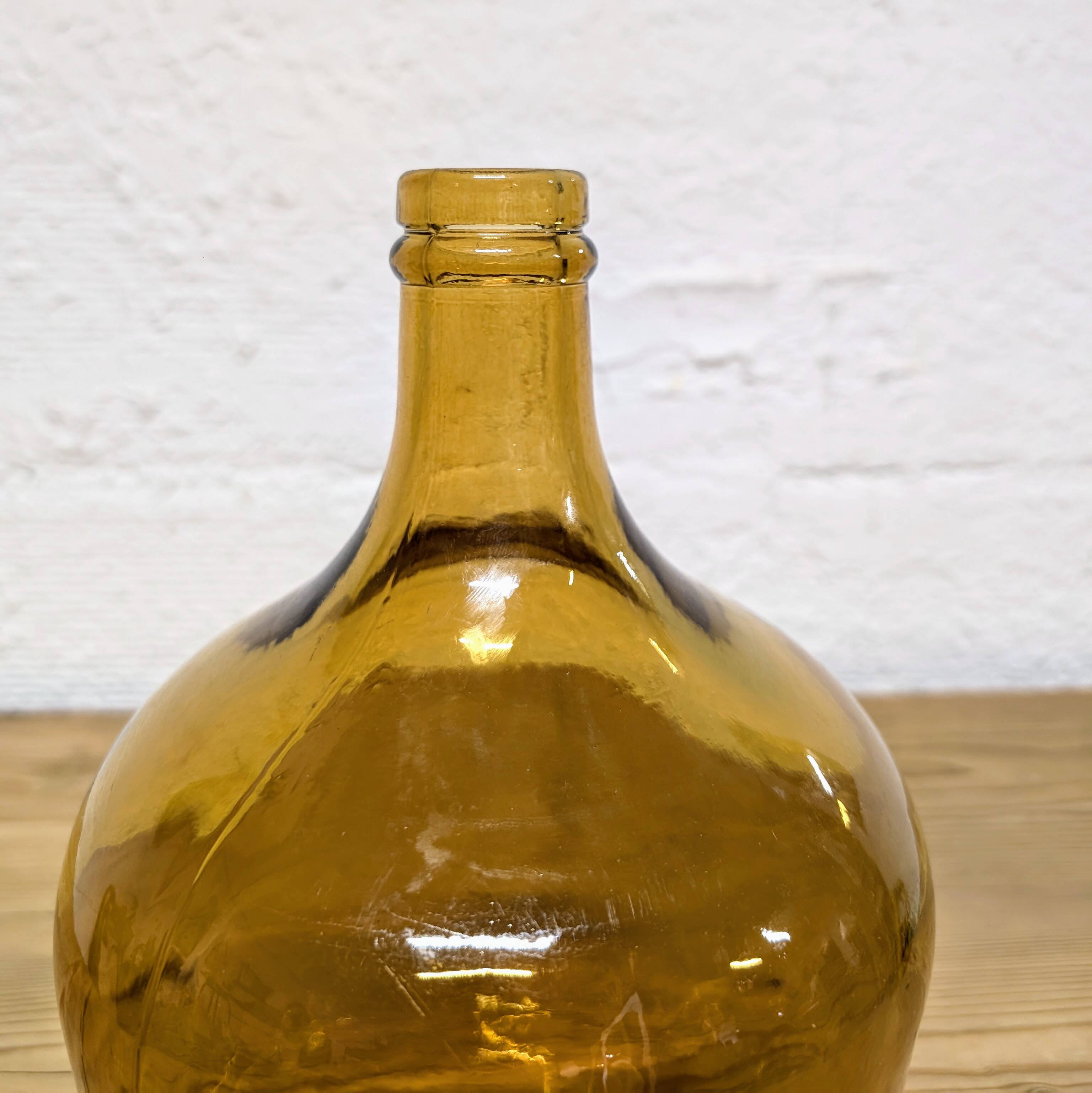 Amber Dame Jeanne