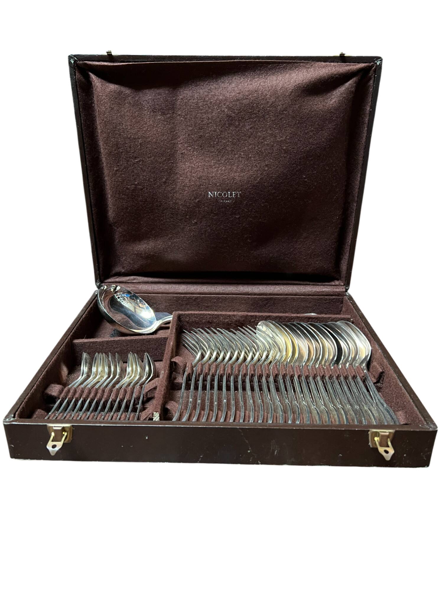 Silver metal cutlery set