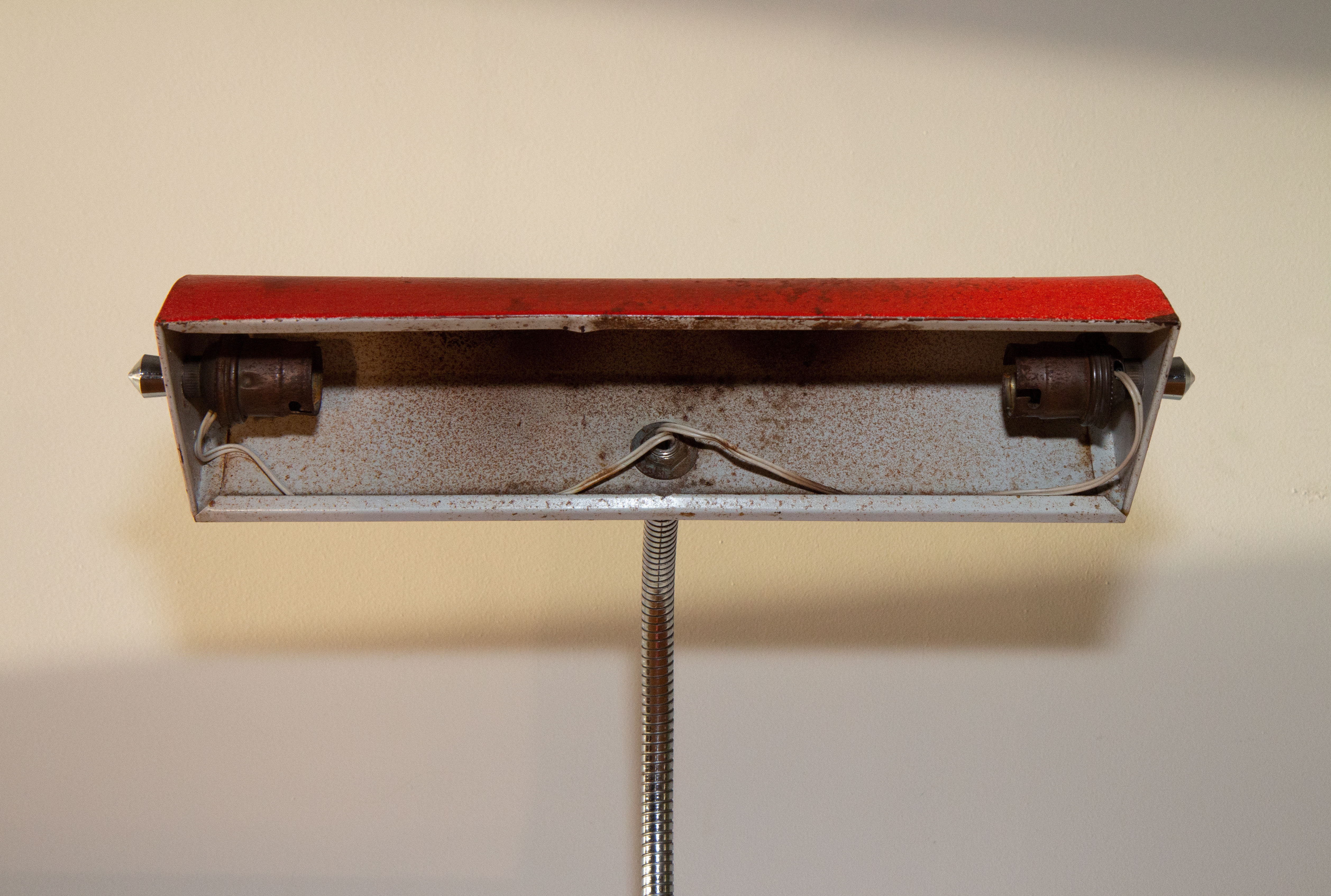 Desk lamp year 50 red granite painting