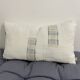 Coussin artisanal en toile ancienne style Kilim