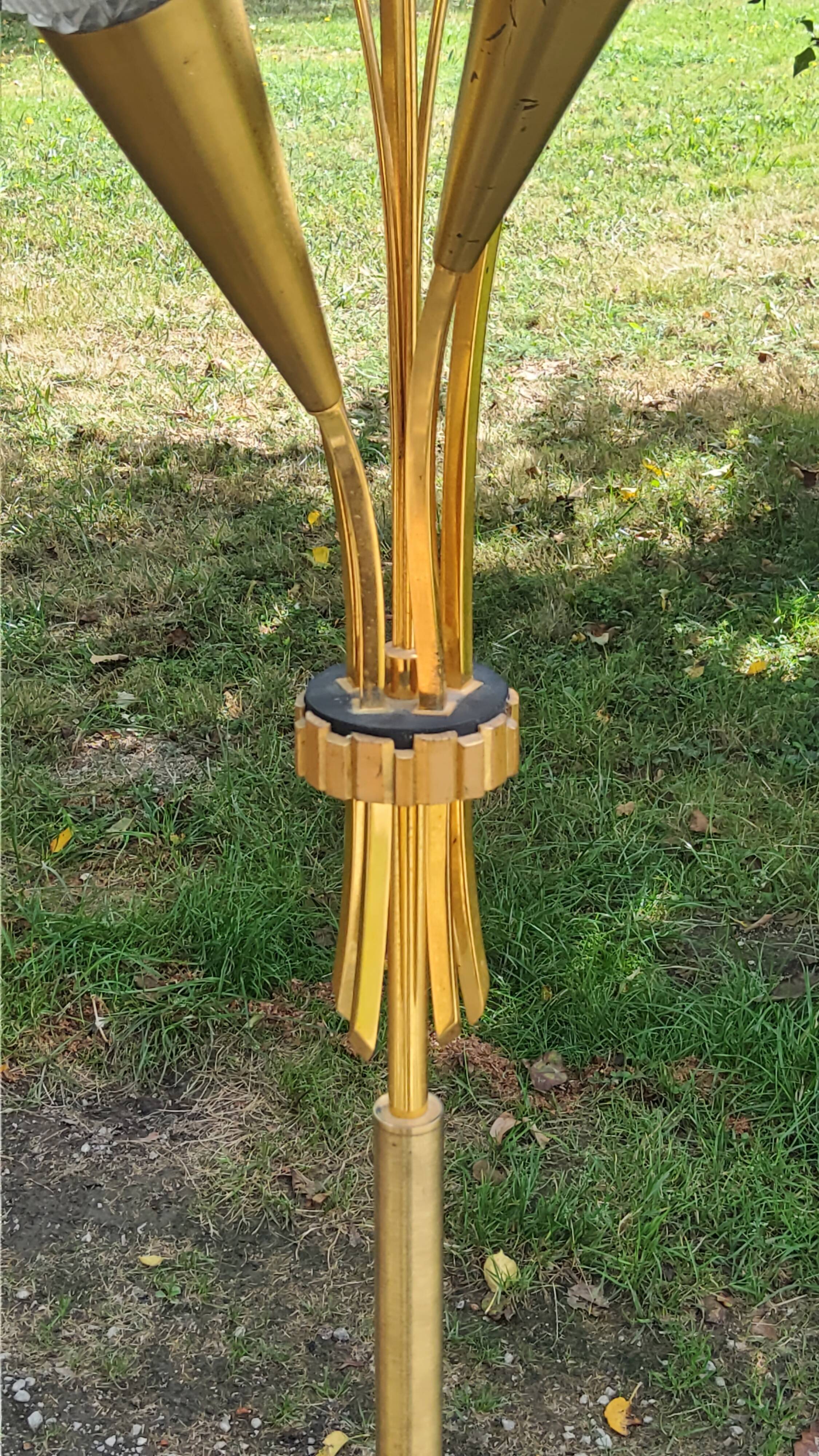 Vintage floor lamp in gilded brass with 5 glass tulips from the 50s