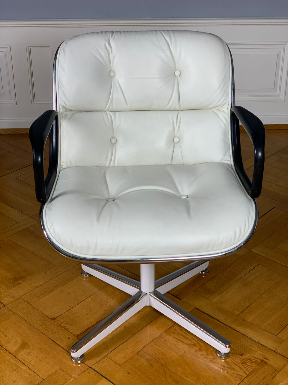 Charles Pollock office armchair for Knoll