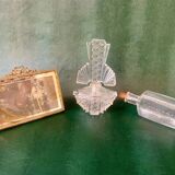 Art Deco perfume bottle in bohemian crystal engraved 1930