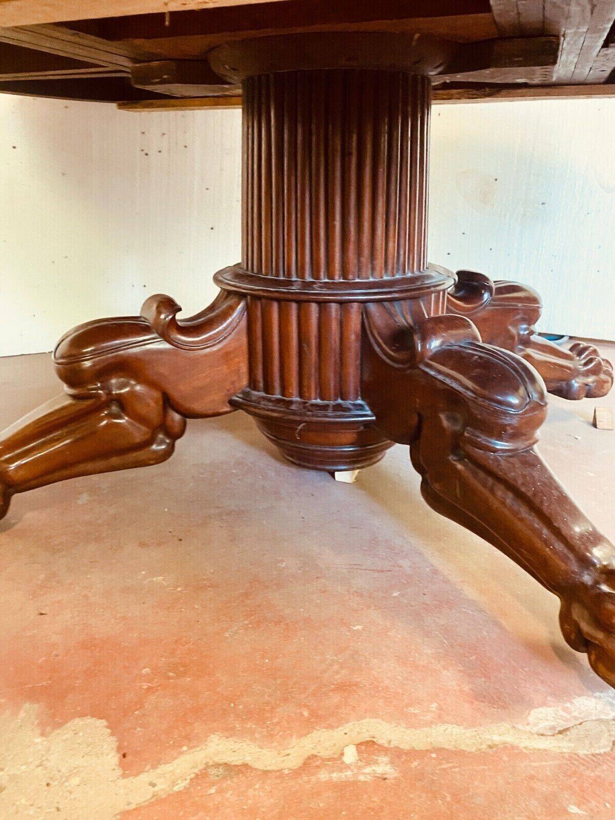 Napoleon III dining table in mahogany and 19th century veneer
