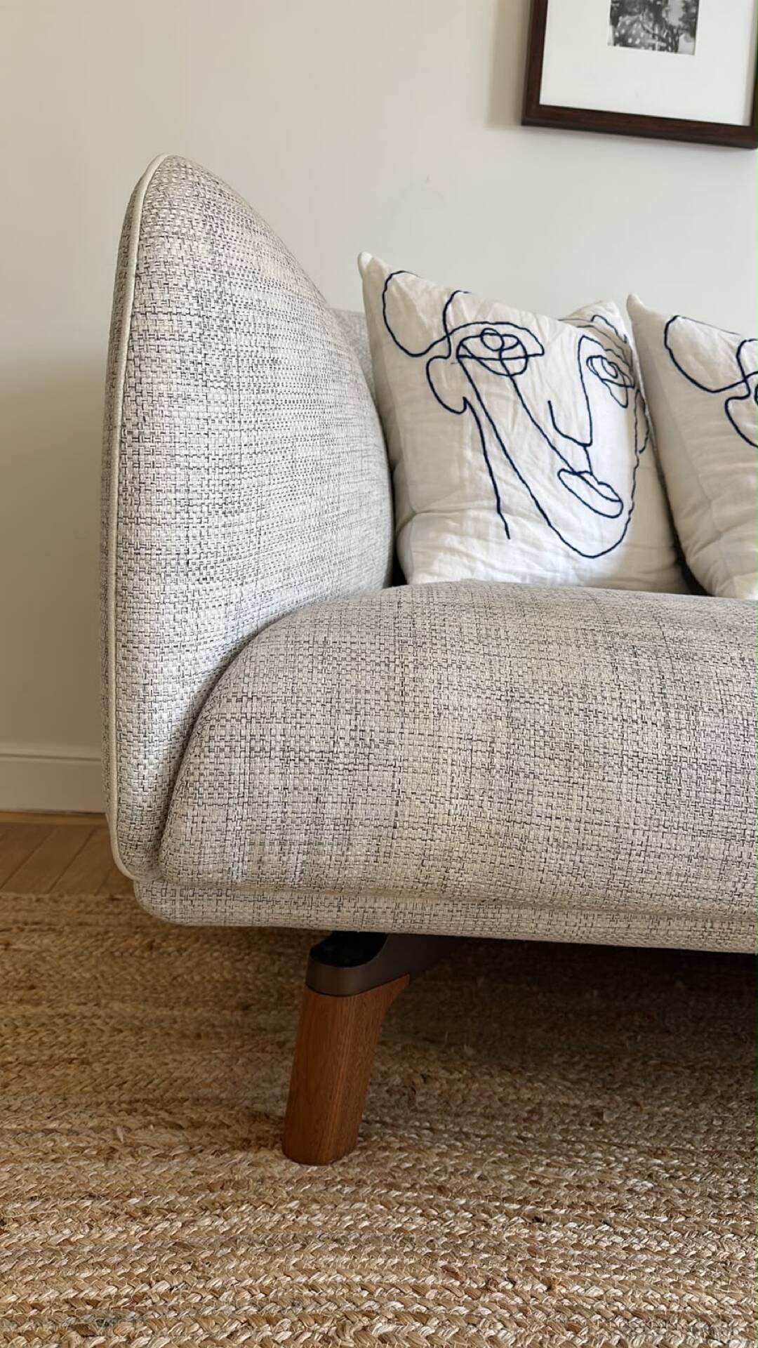 Original Giorgetti sofa, designed by Carlo Colombo and manufactured.