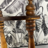 Étagère en bois tourné