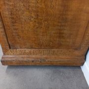 Marble top store bank