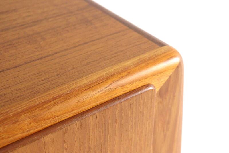 Johannes Andersen for Uldum sideboard model 19 - danish design - mid mod