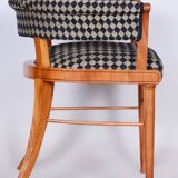 Fauteuil Biedermeier restauré, cerisier, ébène, Autriche-Vienne, années 1820